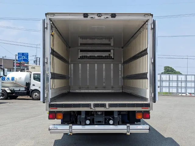 いすゞ フォワード 2PG-FRR90S2(2WD)の写真9