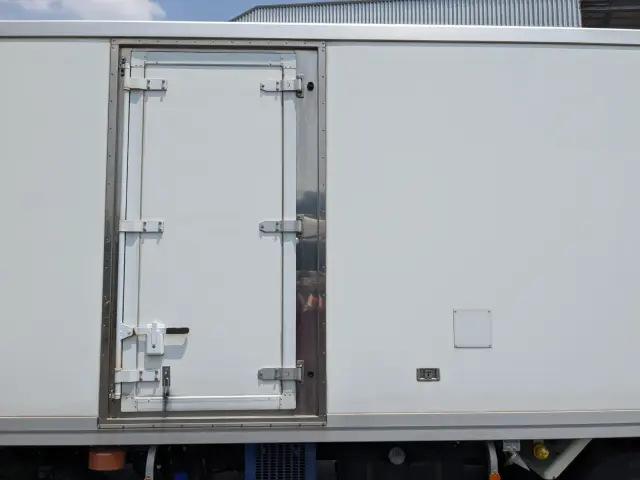 いすゞ フォワード 2PG-FRR90S2(2WD)の写真14