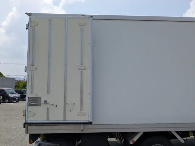 いすゞ フォワード 2PG-FRR90S2(2WD)の写真16