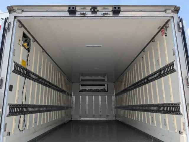 いすゞ フォワード 2PG-FRR90S2(2WD)の写真21