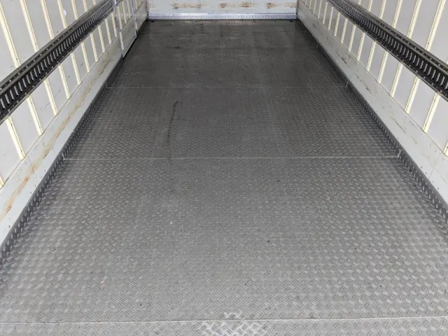 いすゞ フォワード 2PG-FRR90S2(2WD)の写真22