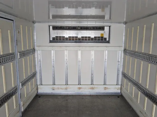 いすゞ フォワード 2PG-FRR90S2(2WD)の写真23