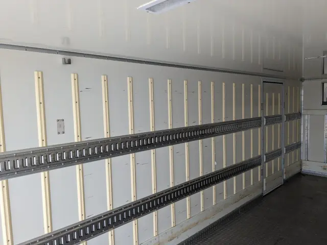 いすゞ フォワード 2PG-FRR90S2(2WD)の写真28