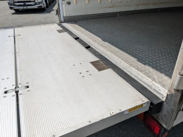 いすゞ フォワード 2PG-FRR90S2(2WD)の写真36