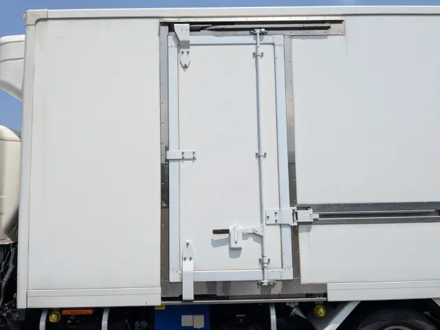 日野 デュトロ TPG-XZU712M(2WD)の写真27