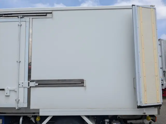 日野 デュトロ TPG-XZU712M(2WD)の写真21