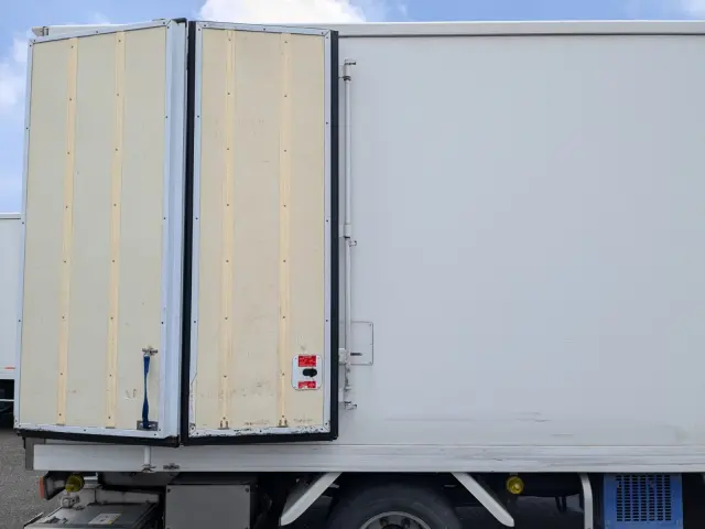 日野 デュトロ TPG-XZU712M(2WD)の写真29