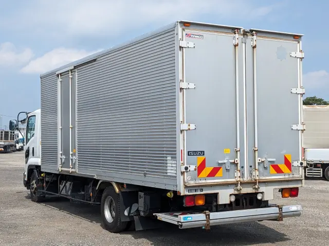 いすゞ フォワード TKG-FRR90S2(2WD)の写真4