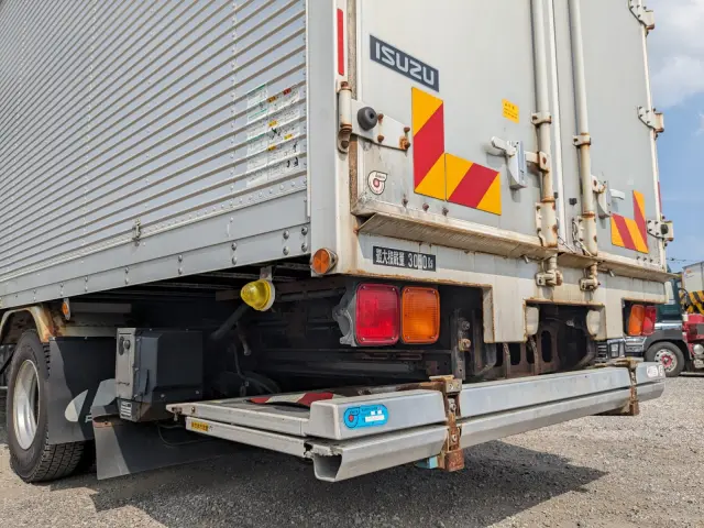 いすゞ フォワード TKG-FRR90S2(2WD)の写真8