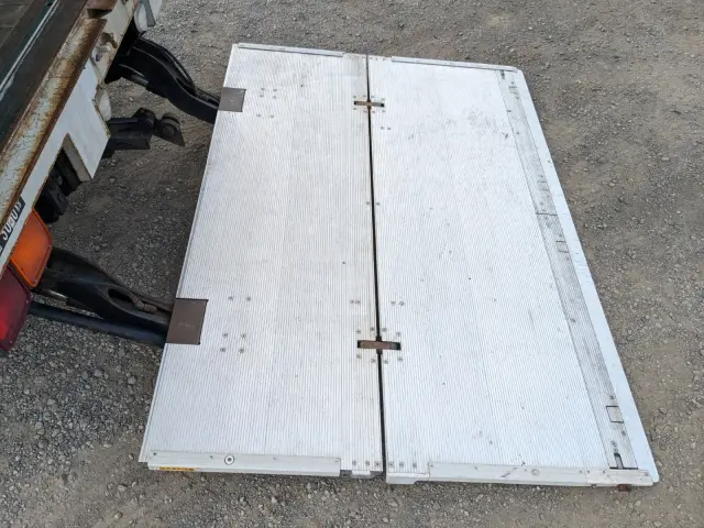 いすゞ フォワード TKG-FRR90S2(2WD)の写真12