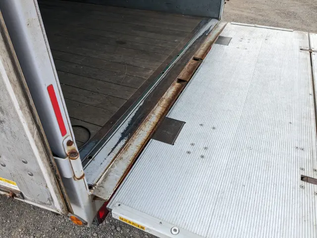 いすゞ フォワード TKG-FRR90S2(2WD)の写真13