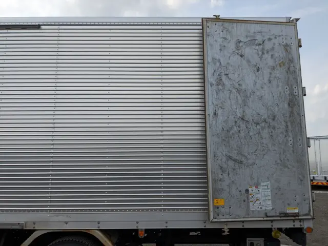 いすゞ フォワード TKG-FRR90S2(2WD)の写真23