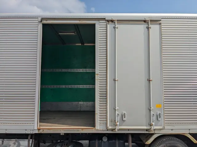 いすゞ フォワード TKG-FRR90S2(2WD)の写真29