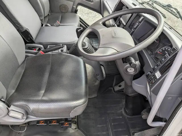 いすゞ フォワード TKG-FRR90S2(2WD)の写真37