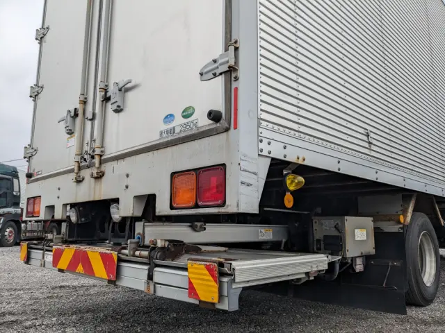 いすゞ フォワード 2PG-FRR90S2(2WD)の写真7