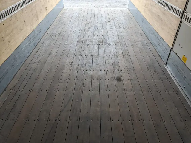 いすゞ フォワード 2PG-FRR90S2(2WD)の写真21