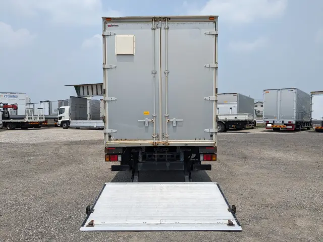 いすゞ エルフ TKG-NPS85AN(4WD)の写真7