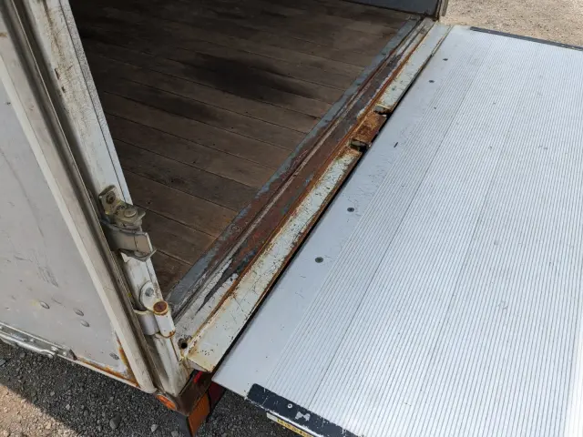 いすゞ エルフ TKG-NPS85AN(4WD)の写真9