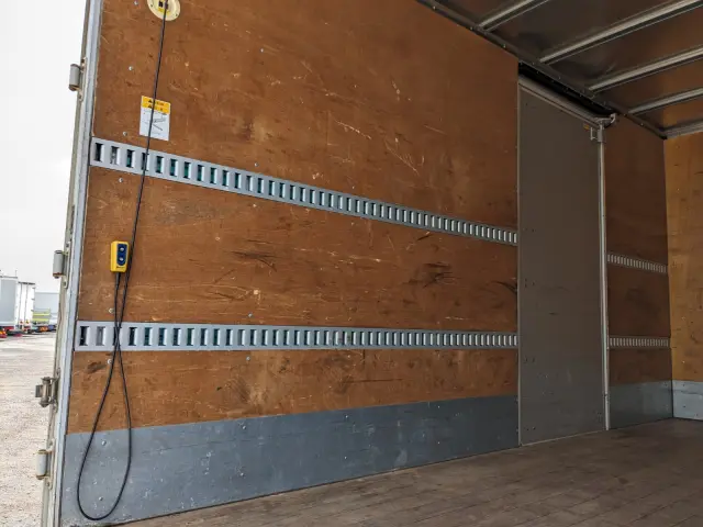 いすゞ エルフ TKG-NPS85AN(4WD)の写真14