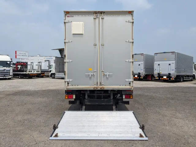 いすゞ エルフ TKG-NPS85AN(4WD)の写真11