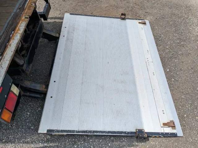 いすゞ エルフ TKG-NPS85AN(4WD)の写真13