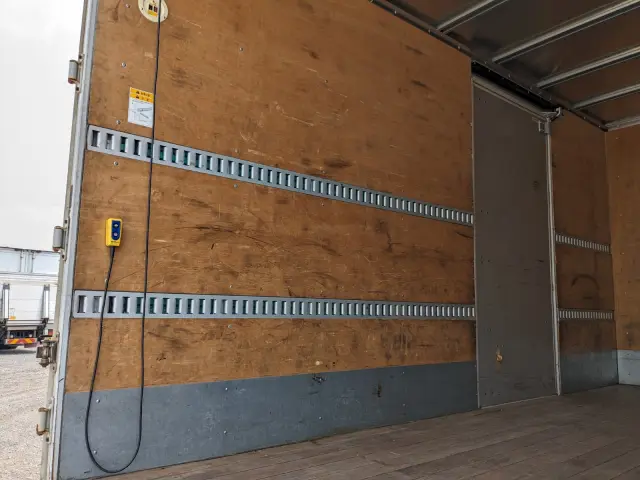 いすゞ エルフ TKG-NPS85AN(4WD)の写真23