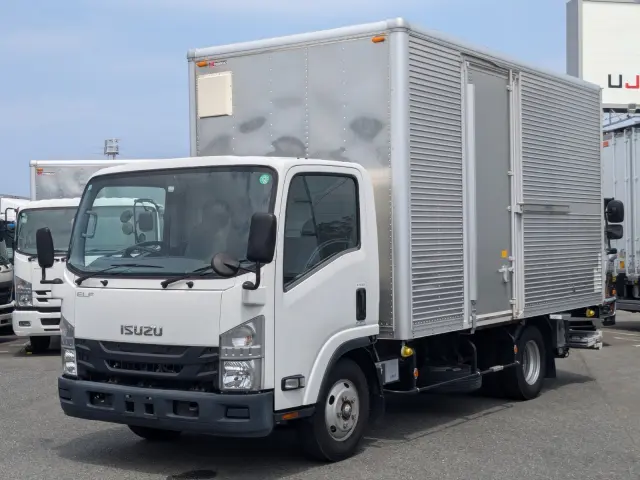 いすゞ エルフ TPG-NPR85AN(2WD)の写真1