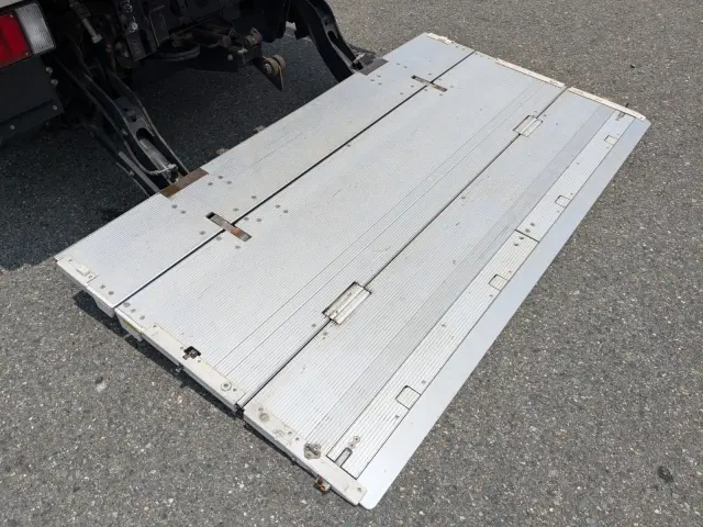 いすゞ エルフ TPG-NPR85AN(2WD)の写真10