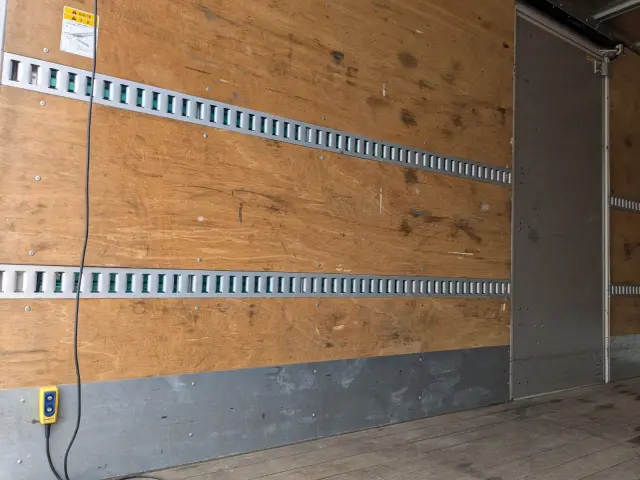 いすゞ エルフ TPG-NPR85AN(2WD)の写真15