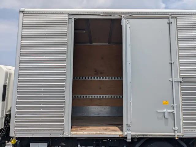 いすゞ エルフ TPG-NPR85AN(2WD)の写真27