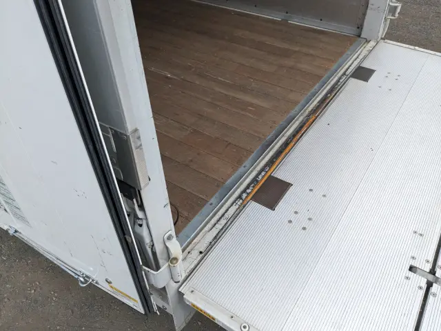 日野 レンジャー 2KG-FD2ABA(2WD)の写真13