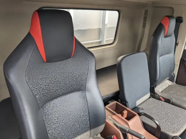 日野 レンジャー 2KG-FD2ABA(2WD)の写真40