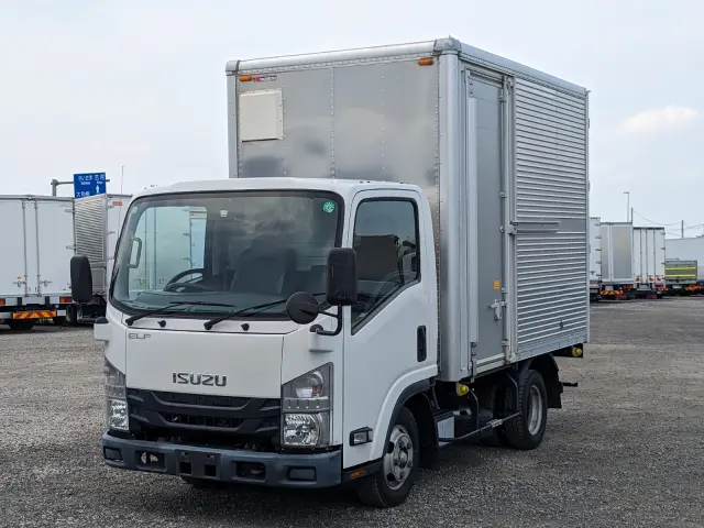 いすゞ エルフ TPG-NLR85AN(2WD)の写真1