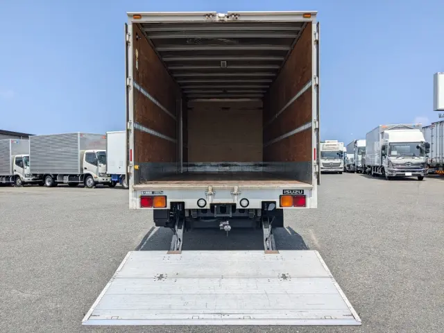 いすゞ フォワード 2PG-FRR90S2(2WD)の写真9