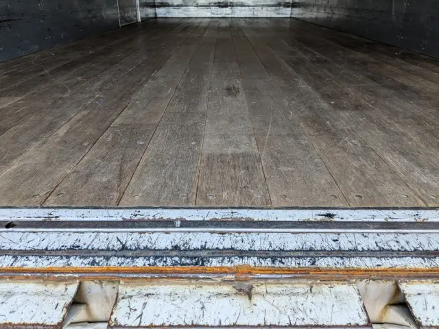 いすゞ フォワード 2PG-FRR90S2(2WD)の写真17