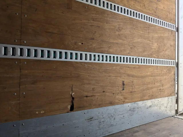 いすゞ フォワード 2PG-FRR90S2(2WD)の写真49