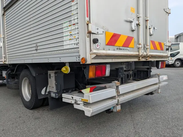 いすゞ エルフ TPG-NPR85AN(2WD)の写真6