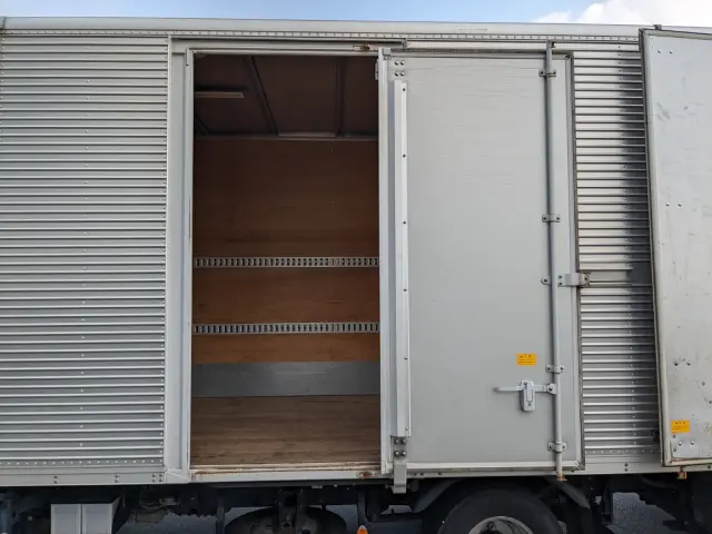 いすゞ エルフ TPG-NPR85AN(2WD)の写真15