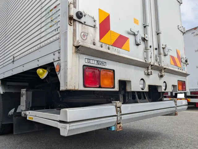 いすゞ フォワード 2PG-FRR90S2(2WD)の写真6