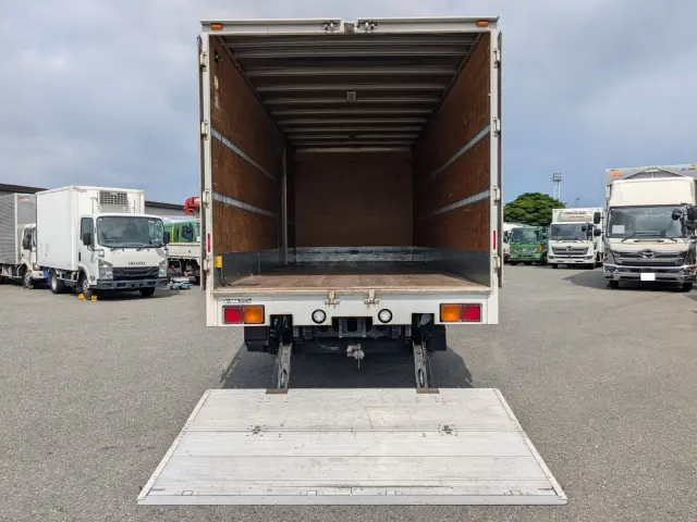 いすゞ フォワード 2PG-FRR90S2(2WD)の写真8