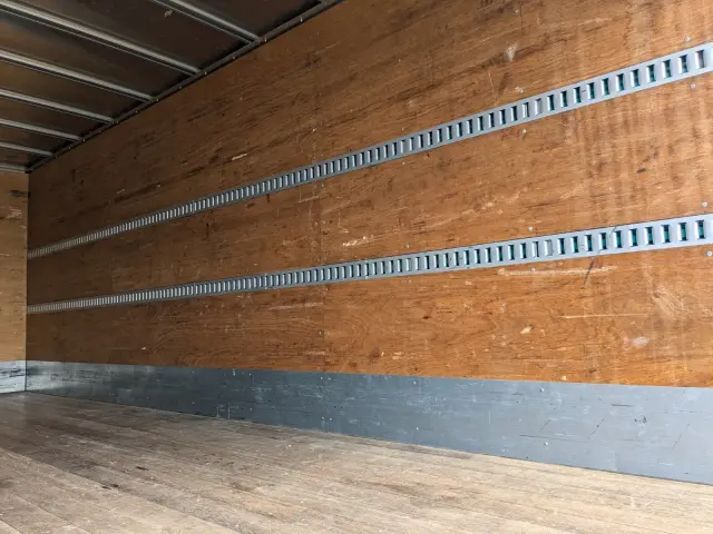 いすゞ フォワード 2PG-FRR90S2(2WD)の写真15