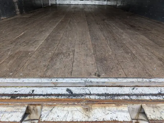 いすゞ フォワード 2PG-FRR90S2(2WD)の写真16