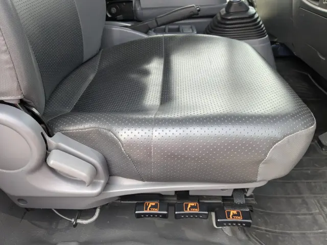 いすゞ フォワード 2PG-FRR90S2(2WD)の写真33