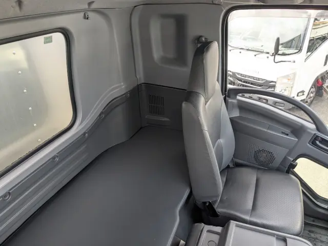 いすゞ フォワード 2PG-FRR90S2(2WD)の写真38