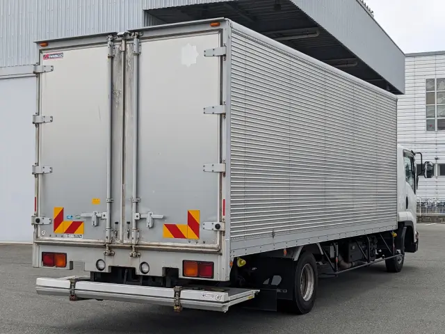 いすゞ フォワード 2PG-FRR90S2(2WD)の写真4