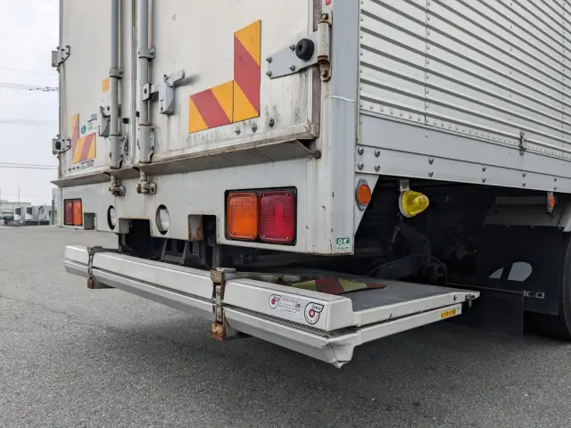 いすゞ フォワード 2PG-FRR90S2(2WD)の写真7