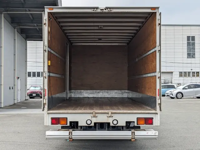 いすゞ フォワード 2PG-FRR90S2(2WD)の写真9