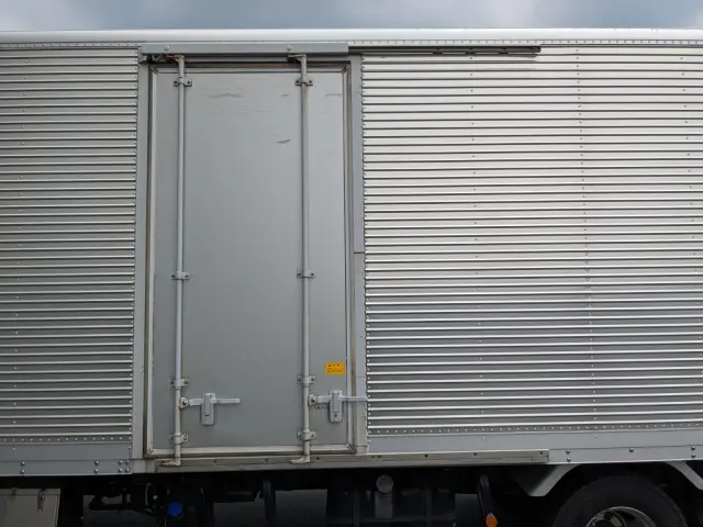 いすゞ フォワード 2PG-FRR90S2(2WD)の写真14