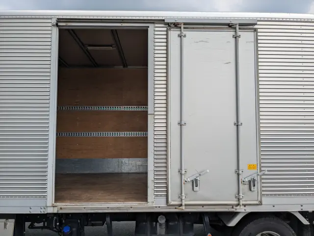 いすゞ フォワード 2PG-FRR90S2(2WD)の写真14