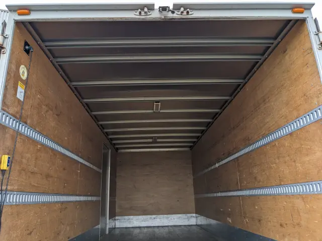 いすゞ フォワード 2PG-FRR90S2(2WD)の写真20